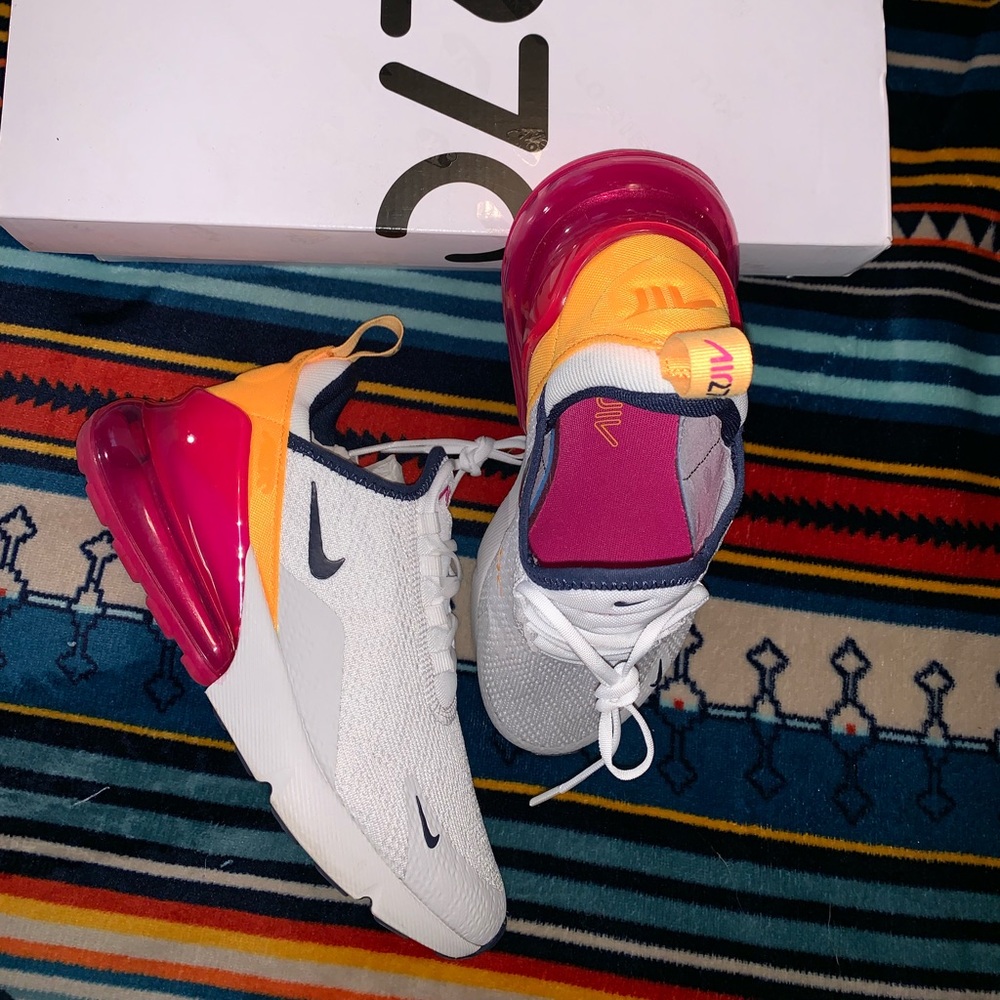 Nike 270